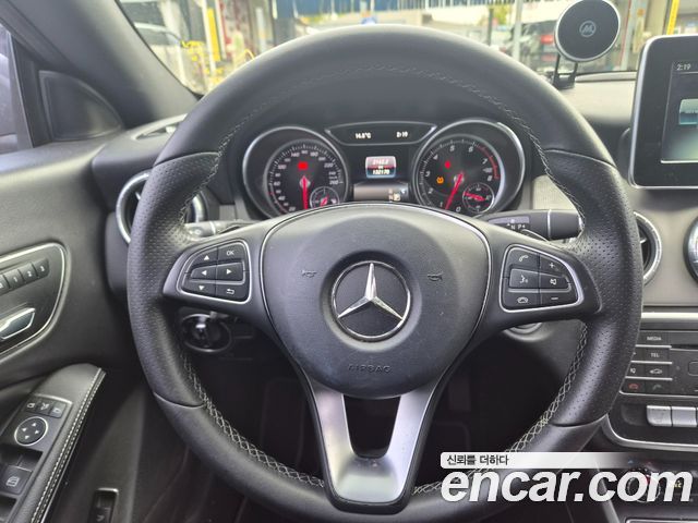 Mercedes-Benz CLA-Class 2017 — photo 11