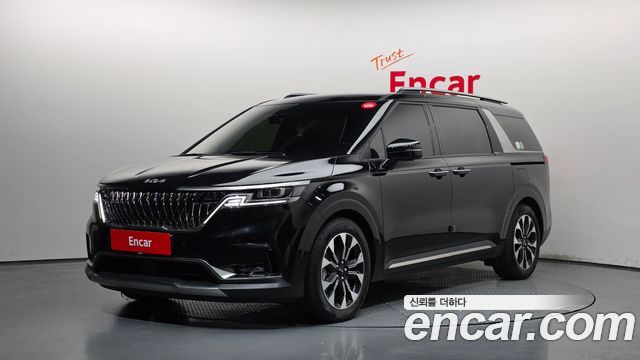 Kia Canival 2023 — photo 1