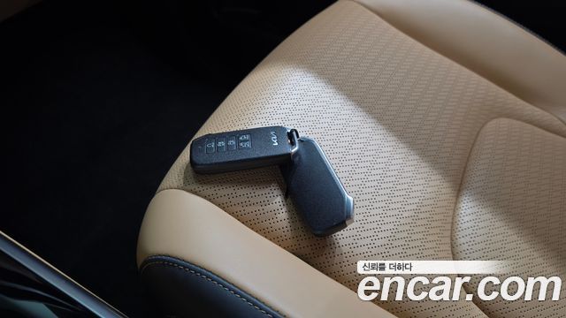 Kia Canival 2023 — photo 21