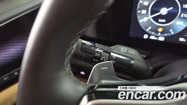 Kia Canival 2023 — photo 25