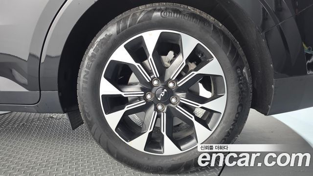 Kia Canival 2023 — photo 7