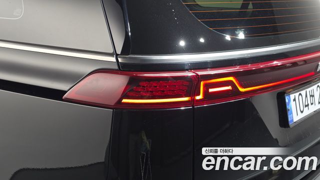 Kia Canival 2023 — photo 9