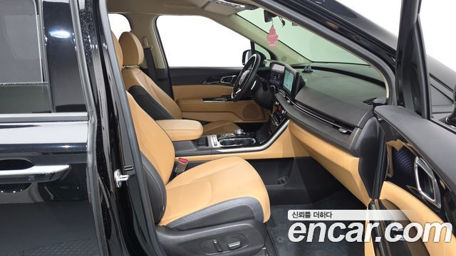 Kia Canival 2023 — photo 16