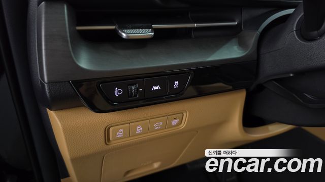 Kia Canival 2023 — photo 27