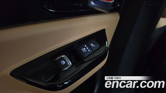 Kia Canival 2023 — photo 30