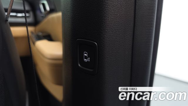 Kia Canival 2023 — photo 31