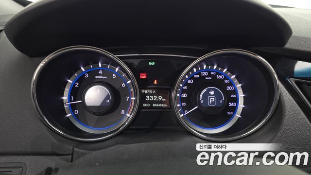 Hyundai Sonata 2012 — photo 11