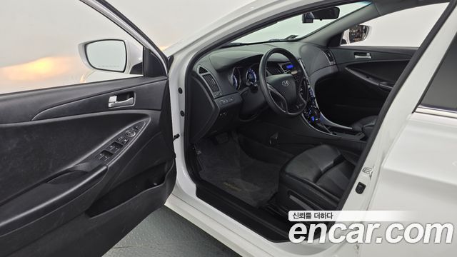 Hyundai Sonata 2012 — photo 13