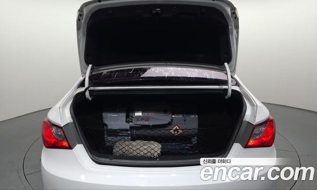 Hyundai Sonata 2012 — photo 24