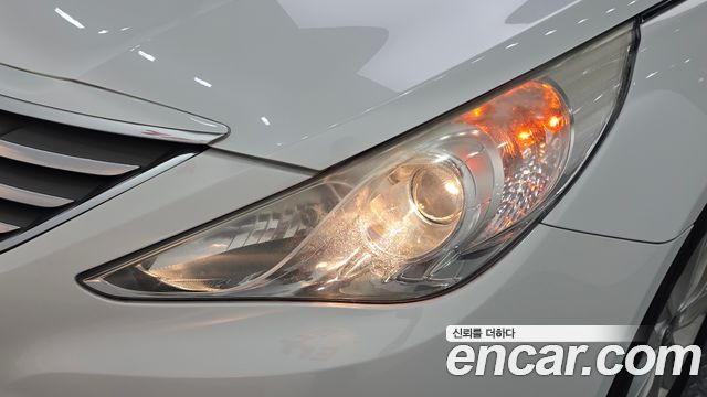 Hyundai Sonata 2012 — photo 8