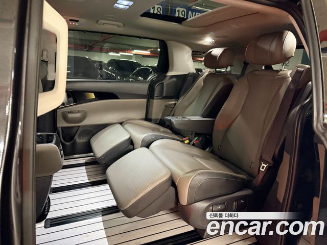 Kia Canival 2025 — photo 8