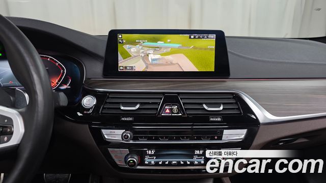BMW 5-Series 2020 — photo 20
