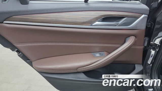 BMW 5-Series 2020 — photo 15
