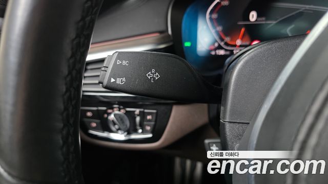BMW 5-Series 2020 — photo 29