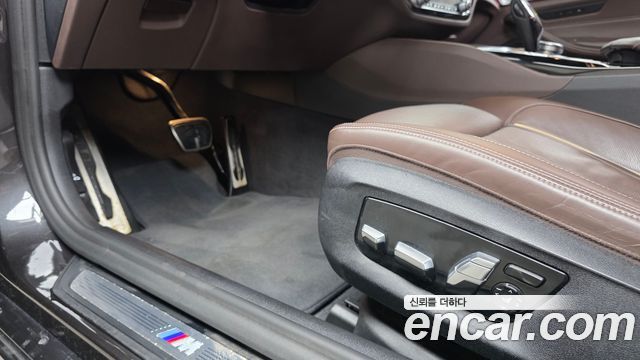 BMW 5-Series 2020 — photo 33
