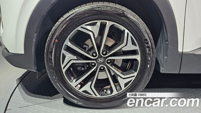 Hyundai Santafe 2019 — photo 5