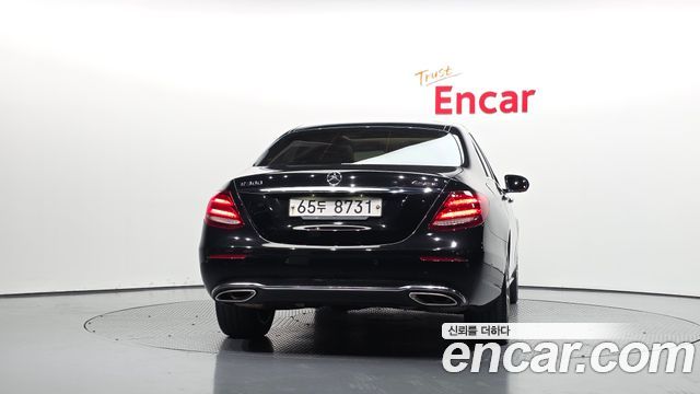 Mercedes-Benz E-Class 2019 — photo 4