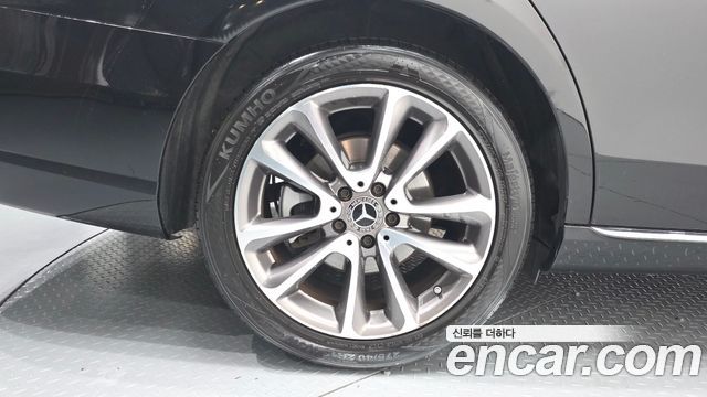 Mercedes-Benz E-Class 2019 — photo 5