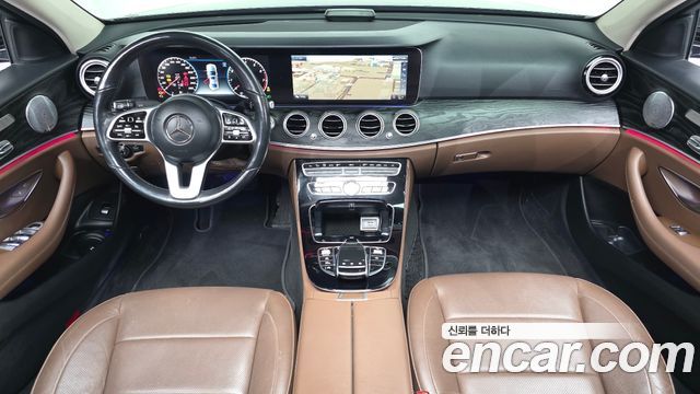 Mercedes-Benz E-Class 2019 — photo 10