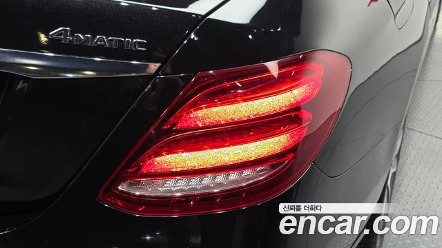 Mercedes-Benz E-Class 2019 — photo 9