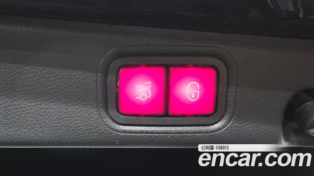 Mercedes-Benz E-Class 2019 — photo 28