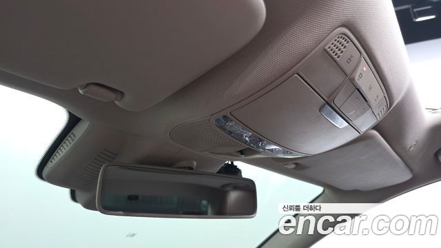Mercedes-Benz E-Class 2019 — photo 29