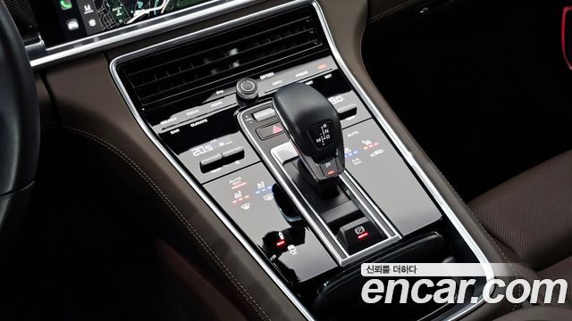 Porsche Panamera 2023 — photo 9