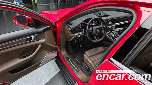 Porsche Panamera 2023 — photo 11