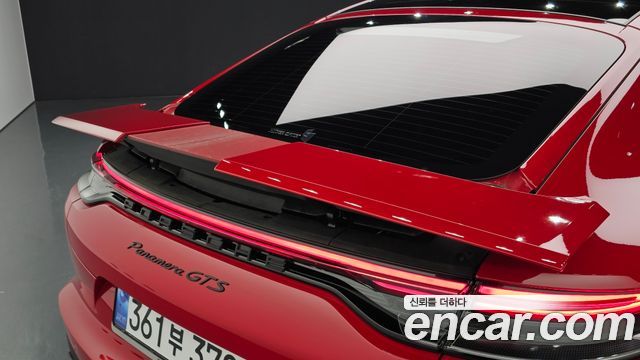 Porsche Panamera 2023 — photo 16