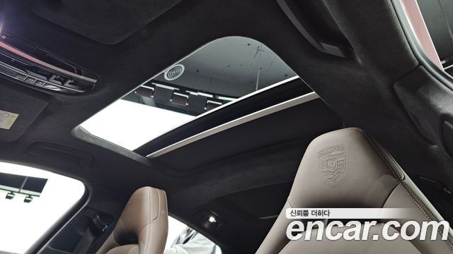 Porsche Panamera 2023 — photo 17