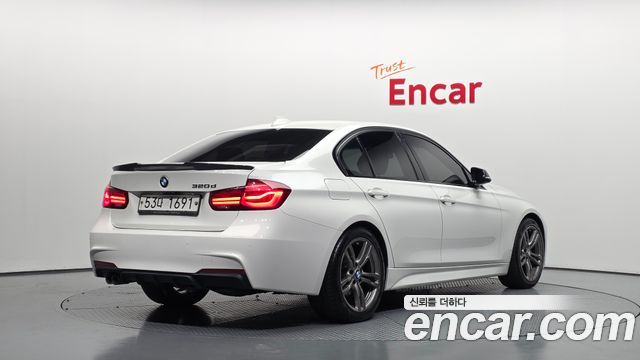 BMW 3-Series 2018 — photo 2