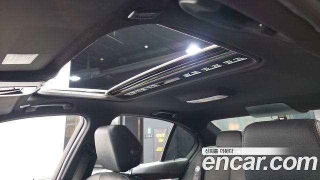 BMW 3-Series 2018 — photo 19