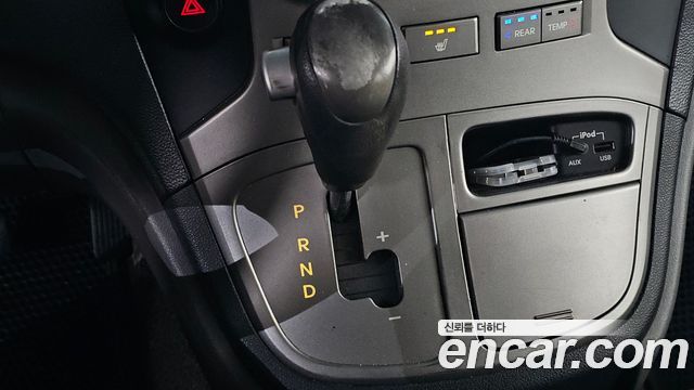Hyundai Starex 2014 — photo 9