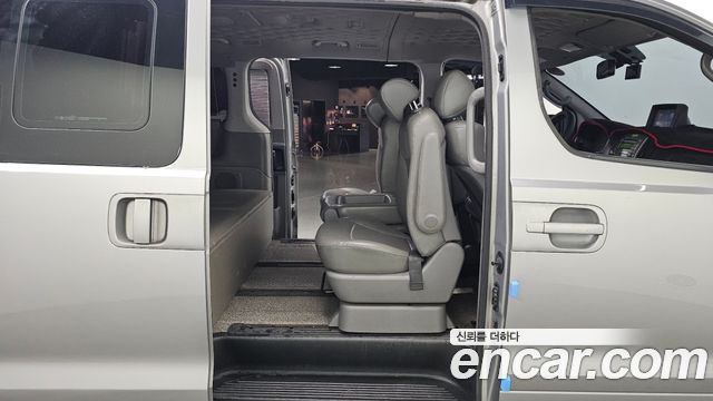 Hyundai Starex 2014 — photo 11