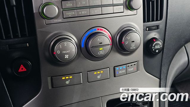 Hyundai Starex 2014 — photo 18
