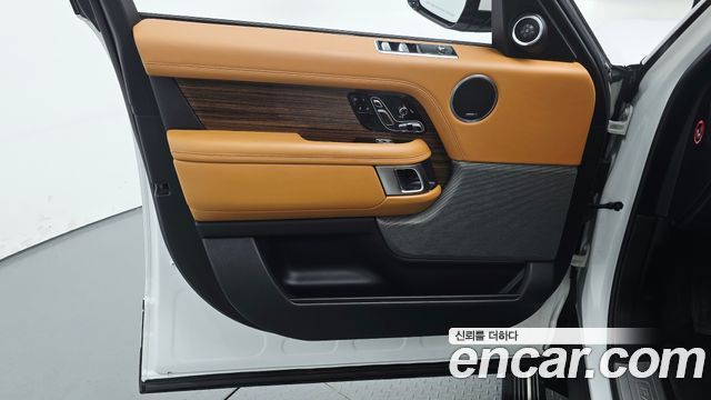 Land Rover Range Rover 2018 — photo 14