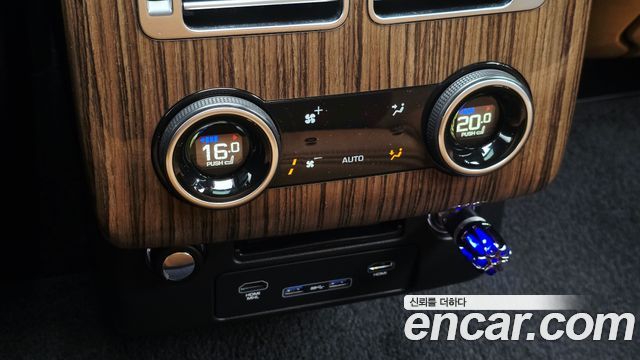 Land Rover Range Rover 2018 — photo 31