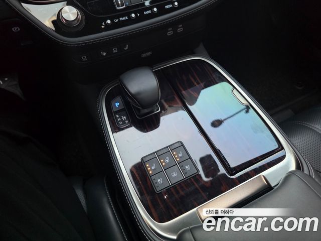 Lexus LS 2024 — photo 9