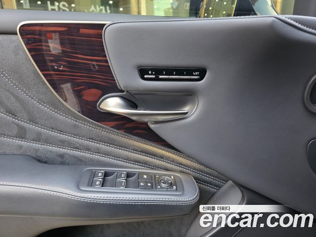 Lexus LS 2024 — photo 11
