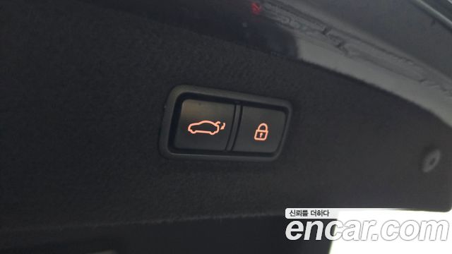Genesis G90 2019 — photo 25