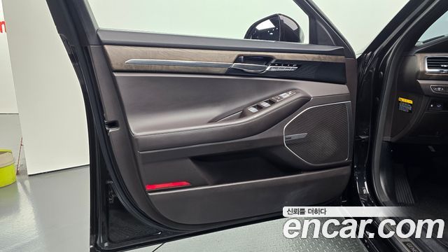 Genesis G90 2019 — photo 14