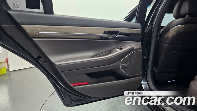 Genesis G90 2019 — photo 15