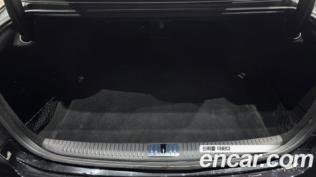 Genesis G90 2019 — photo 27