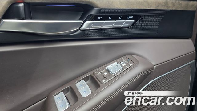 Genesis G90 2019 — photo 31