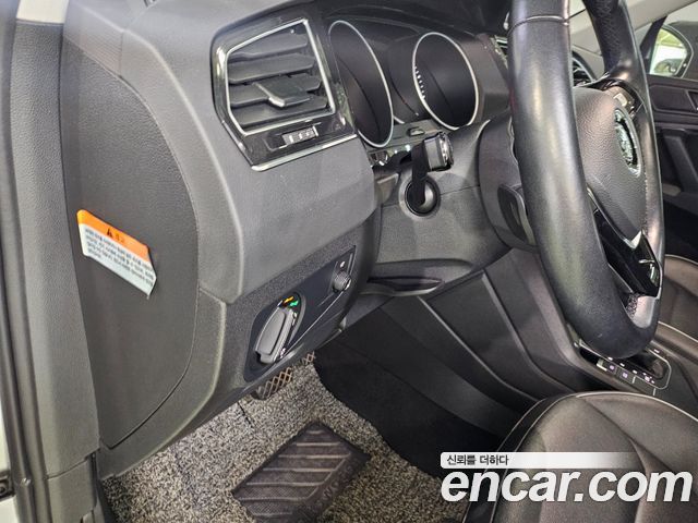 Volkswagen Tiguan 2020 — photo 12