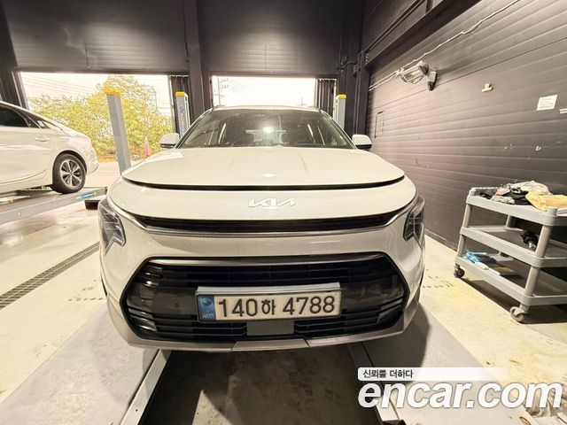Kia Niro 2022 — photo 1