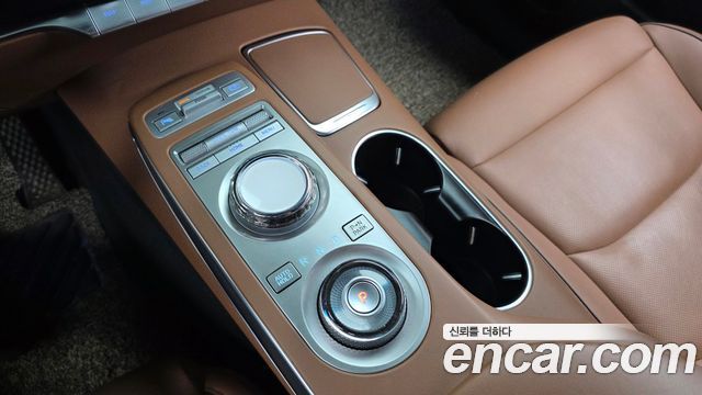Genesis GV70 2022 — photo 12