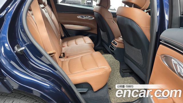 Genesis GV70 2022 — photo 17