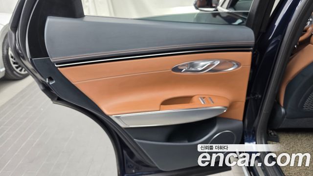 Genesis GV70 2022 — photo 15
