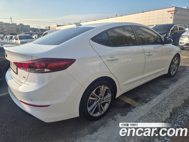 Hyundai AVANTE 2018 — photo 2